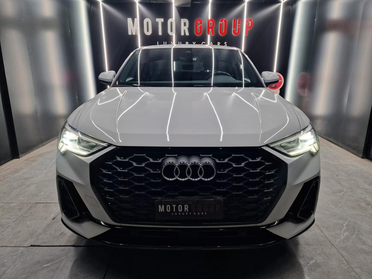 Audi Q3 SPB 35 TDI S tronic line edition 2.0 150CV Identity Black