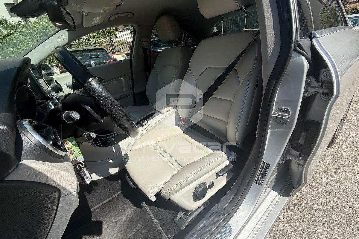MERCEDES CLA 200 d Automatic Premium