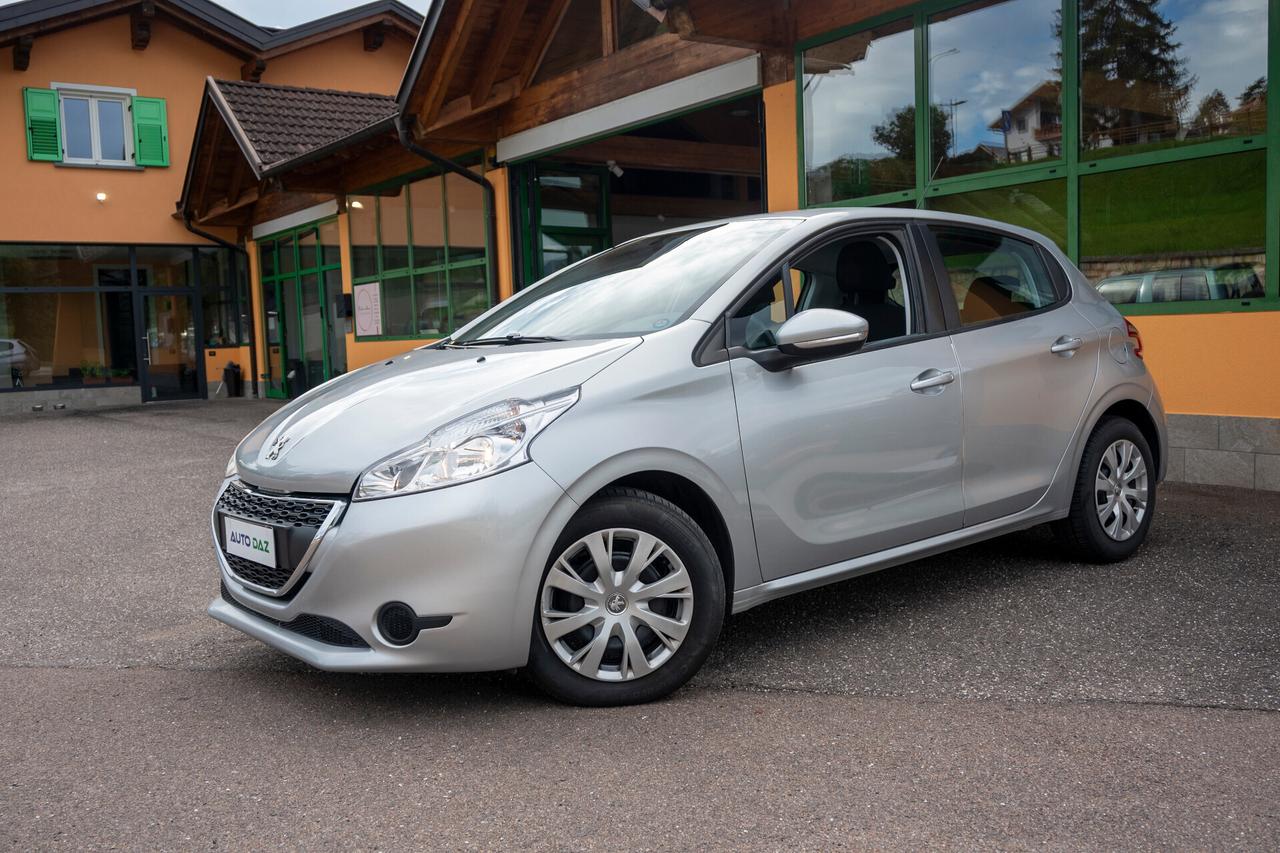 Peugeot 208 1.4 HDi 68 CV - NEOPATENTATI