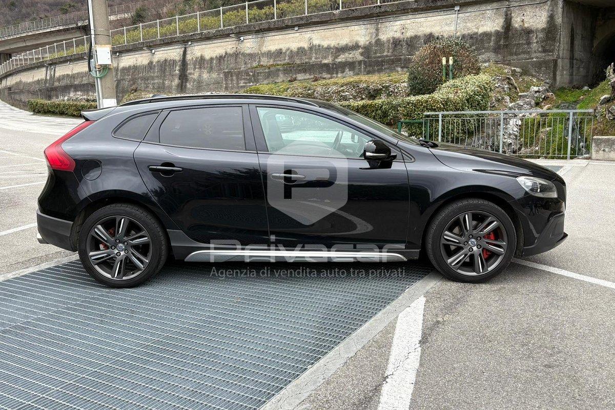 VOLVO V40 Cross Country T5 AWD Geartronic Summum