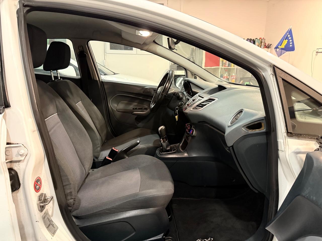 Ford Fiesta 1.2 BENZINA NEOPATENTATI