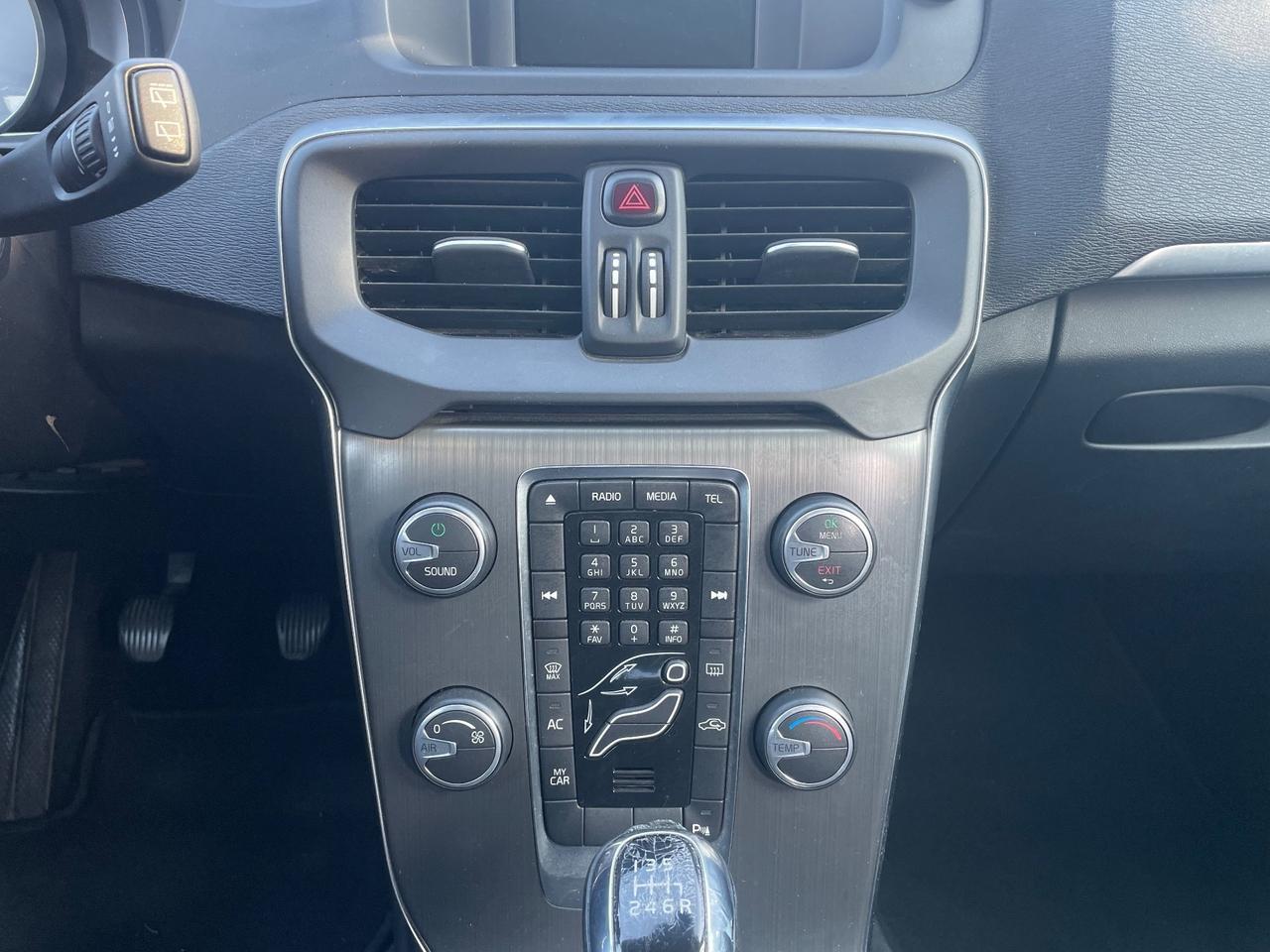 Volvo V40 2.0 D2 120cv MOMENTUM/GARANZIA 12 MESI