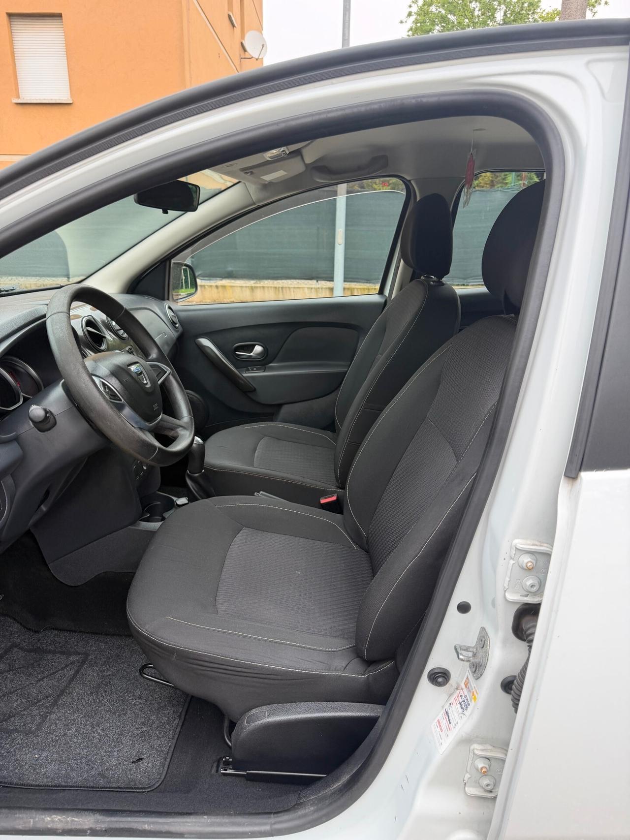 Dacia Sandero 0.9 tce Gpl - NEOPATENTATI - NAV. - 12 MESI DI GARANZIA -