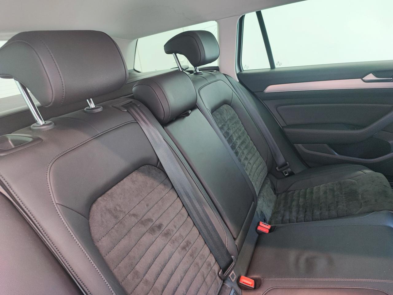 Volkswagen Passat Variant 2.0 TDI DSG Highline BlueMotion Technology