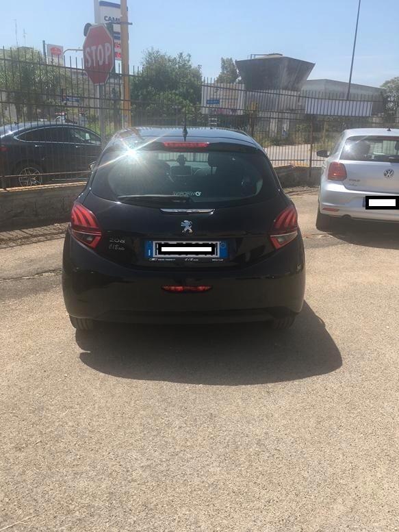 Peugeot 208 BlueHDi 75 5 porte Black Line