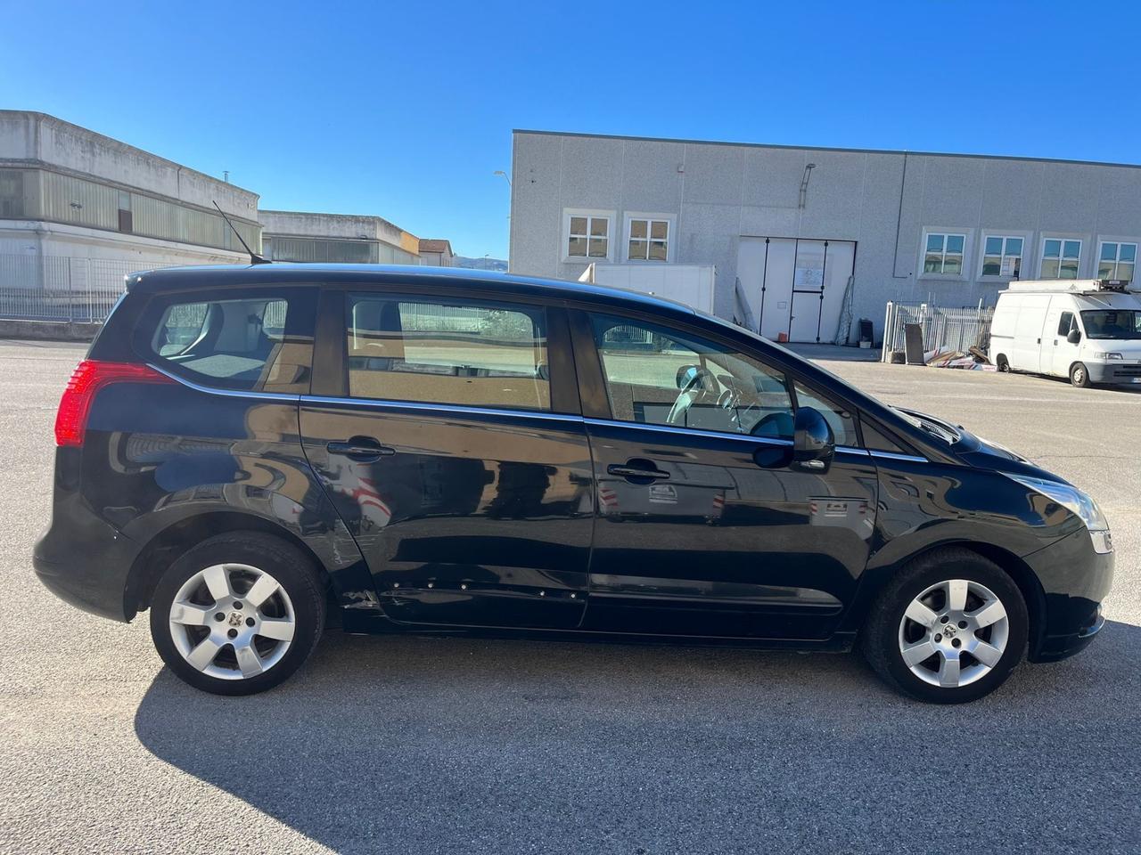 Peugeot 5008 1.6 HDi 112CV Business