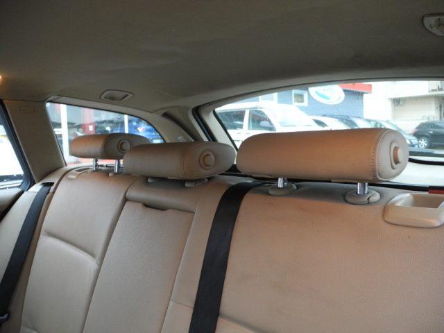 BMW 320 i Touring - PELLE - TETTO APRIBILE - LEGGERE NOTE