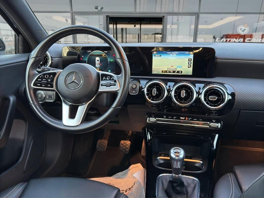 Mercedes Classe A 180 d Business Con TELECAMERA & NAVIGATORE