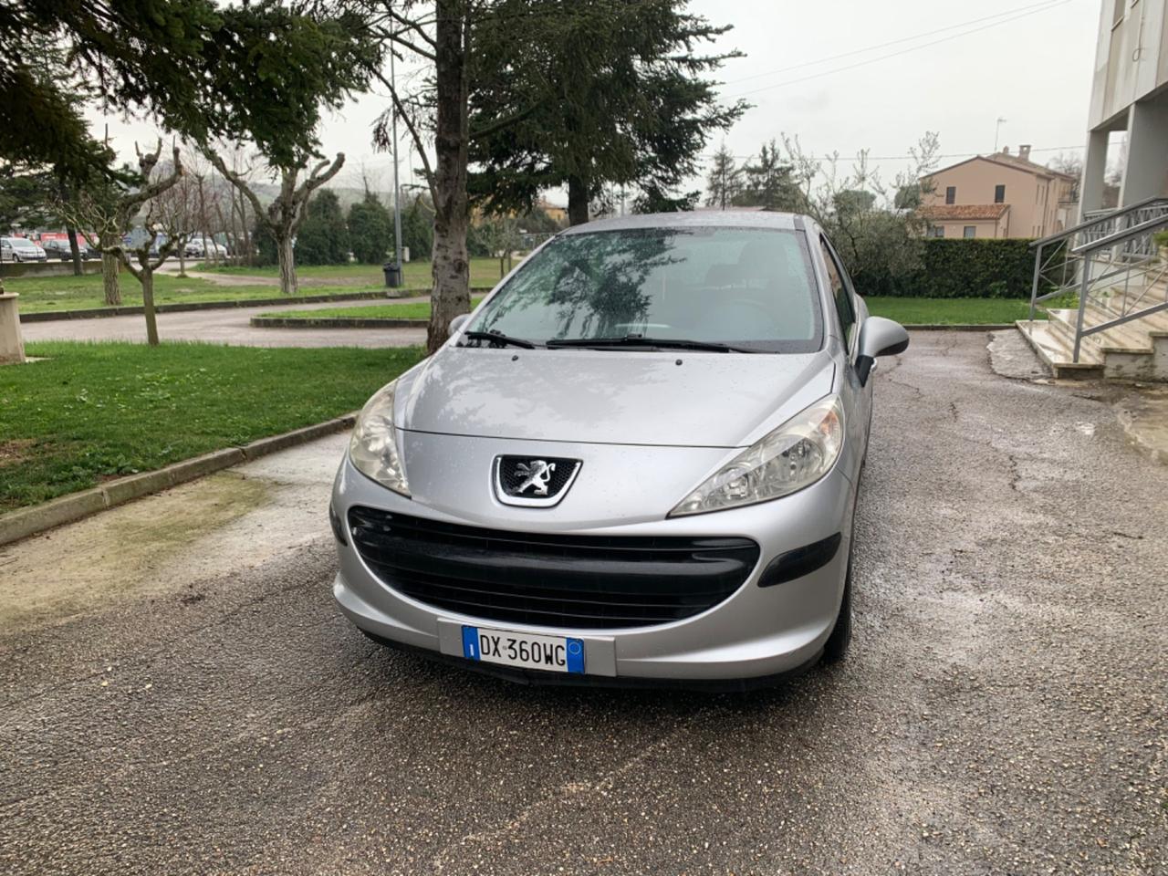 Peugeot 207 1.4 ECO GPL di serie neopatentati