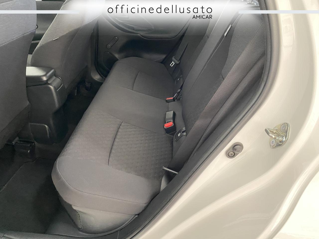 Toyota Yaris 1.5 hybrid active e-cvt