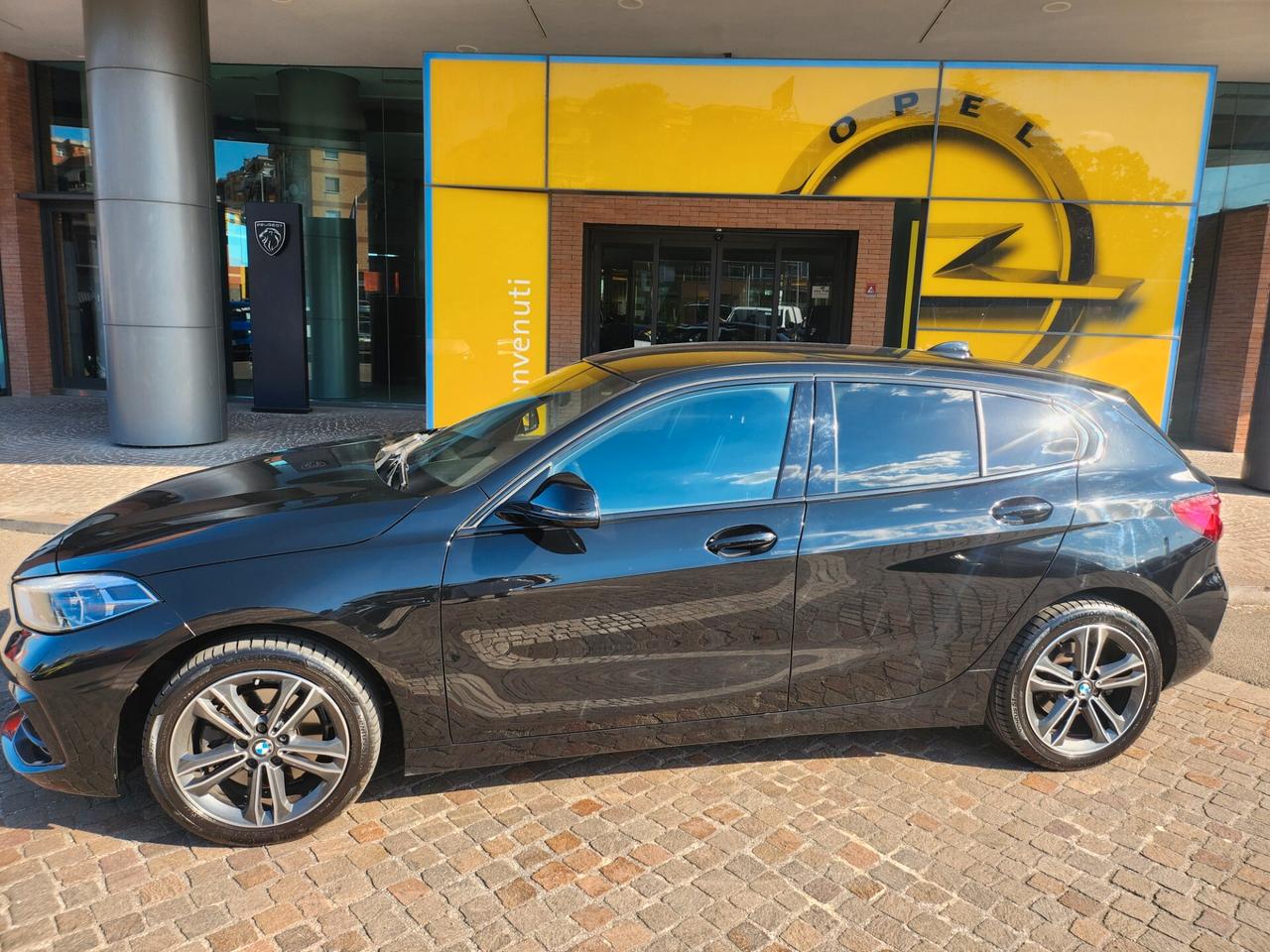 Bmw 118 120d 5p. Luxury