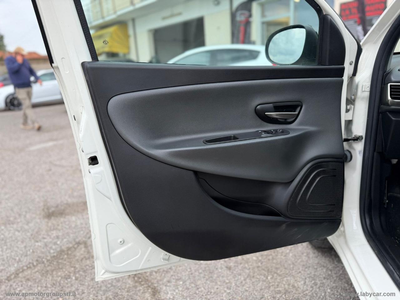 LANCIA Ypsilon 1.3 MJT 95 CV 5p. S&S Gold