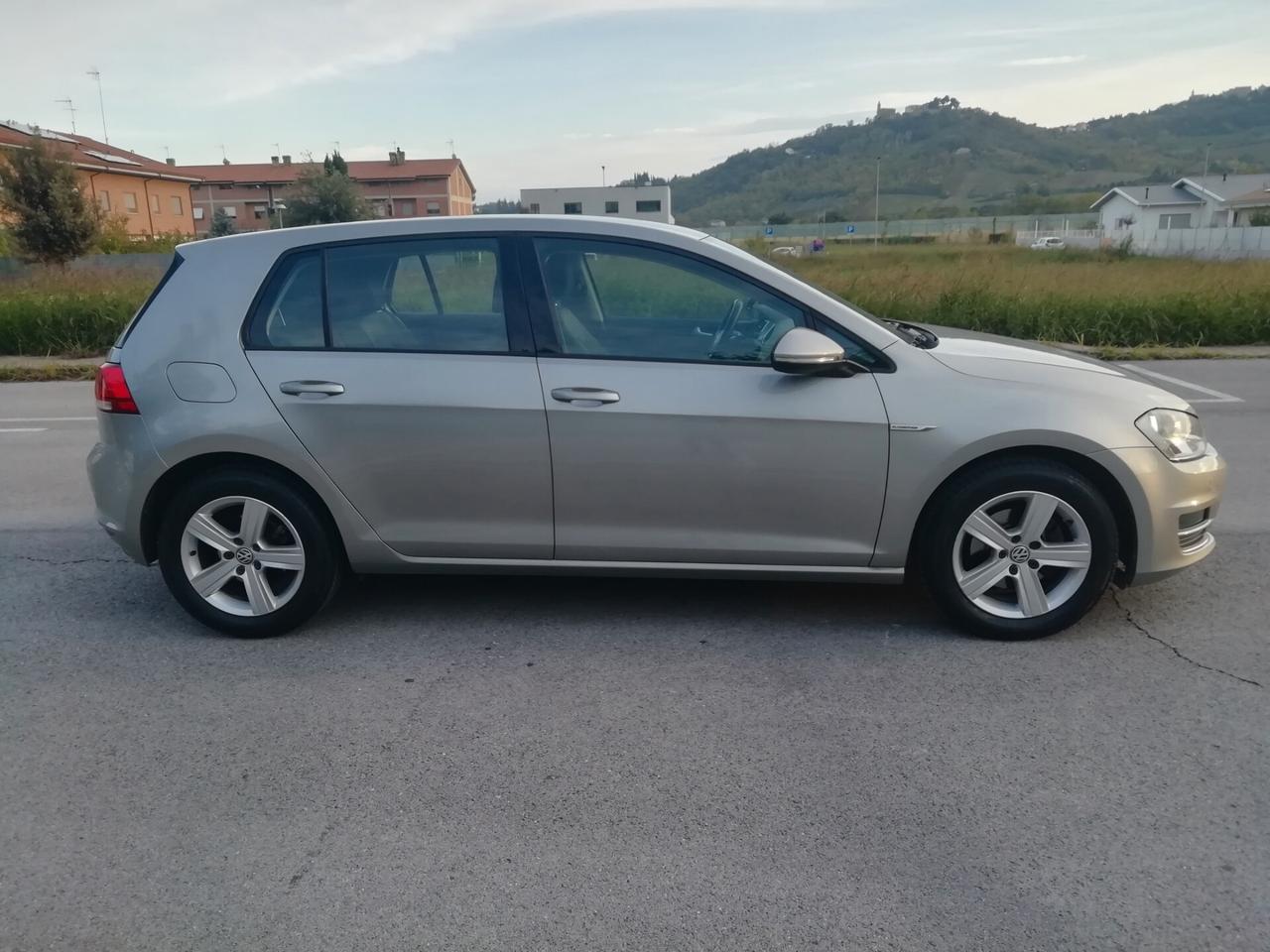 Volkswagen Golf Business 1.4 TGI 5p. Highline BlueMotion "Anche NEOPATENTATI"