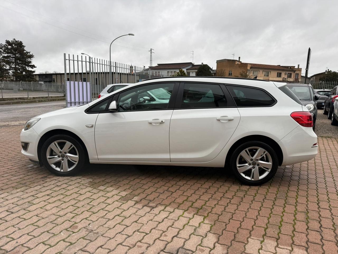 Opel Astra 1.7 CDTI 110CV 5 porte Business Autocarro