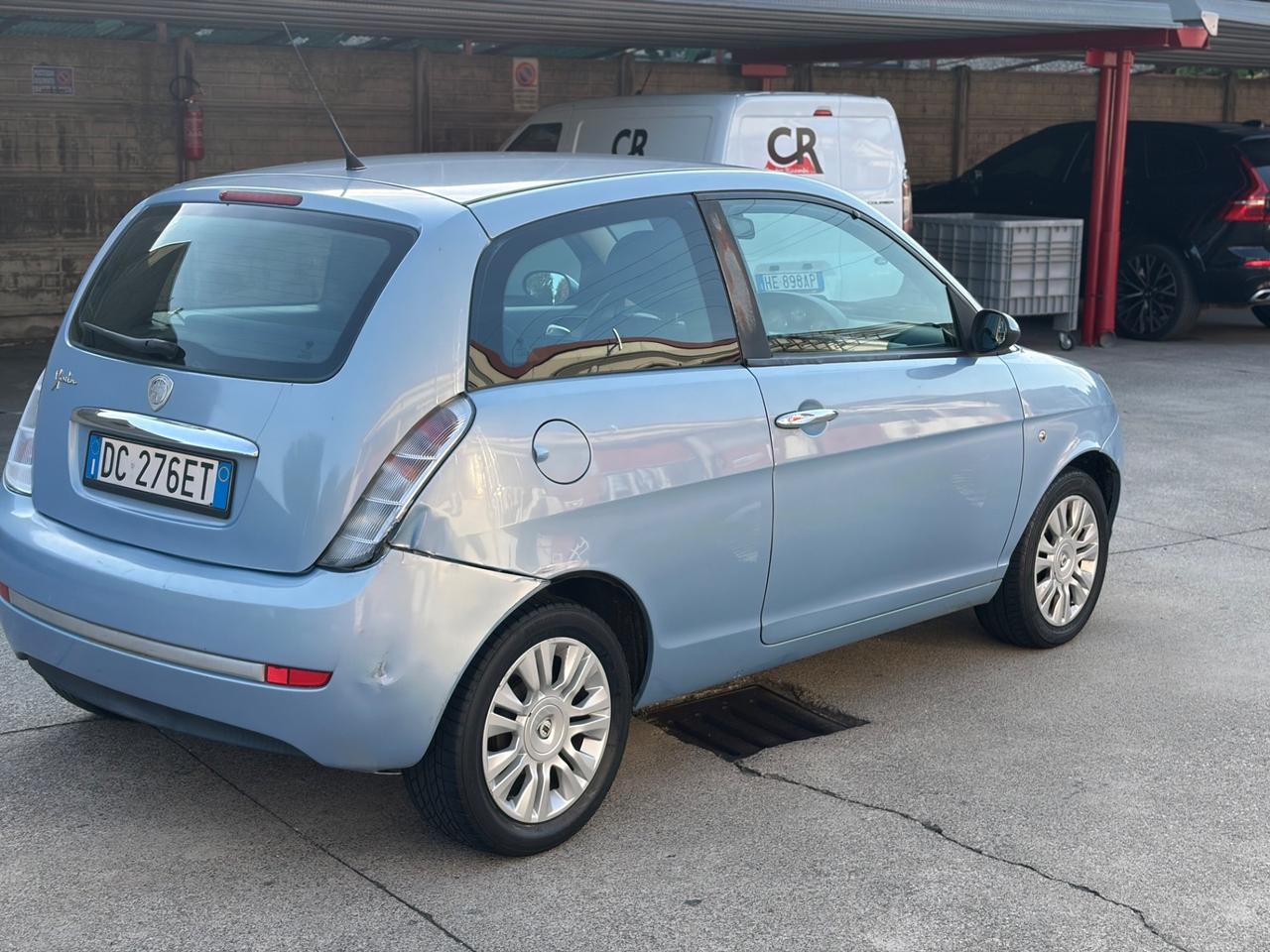 Lancia Ypsilon 1.2 16V Oro