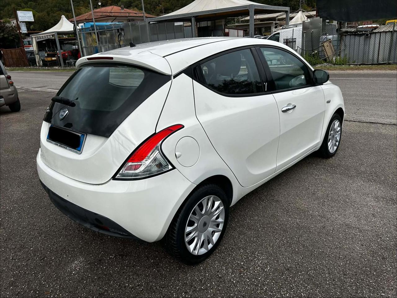 Lancia Ypsilon 1.2 69 CV 5 porte S&S Gold