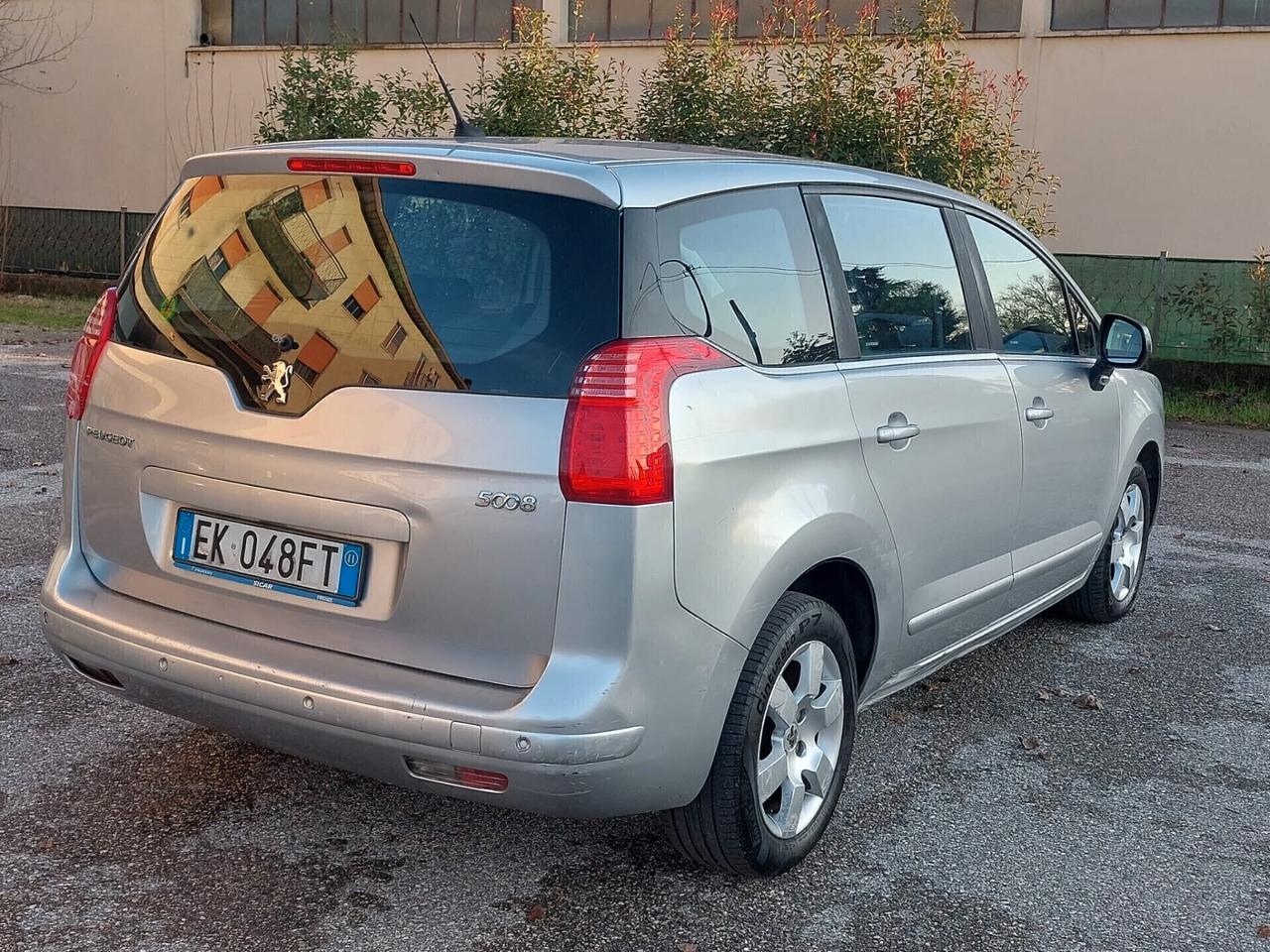 Peugeot 5008 1.6 HDi 112CV Business