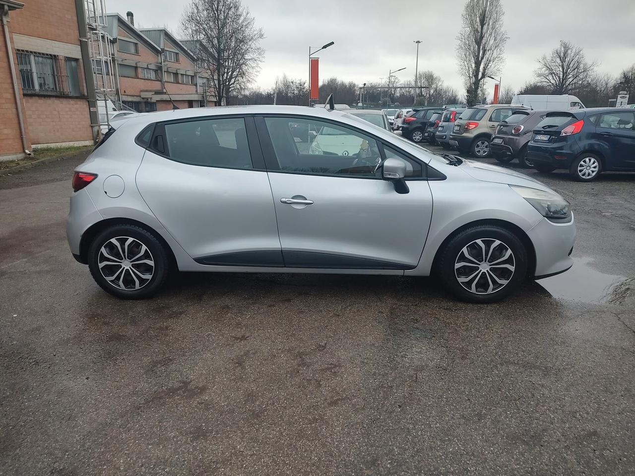 Renault Clio 1.2 75CV GPL CON SCADENZA 2034 5 porte Wave VEICOLO EURO 5B, OK NEOP, GARANZIA L.12 MESI