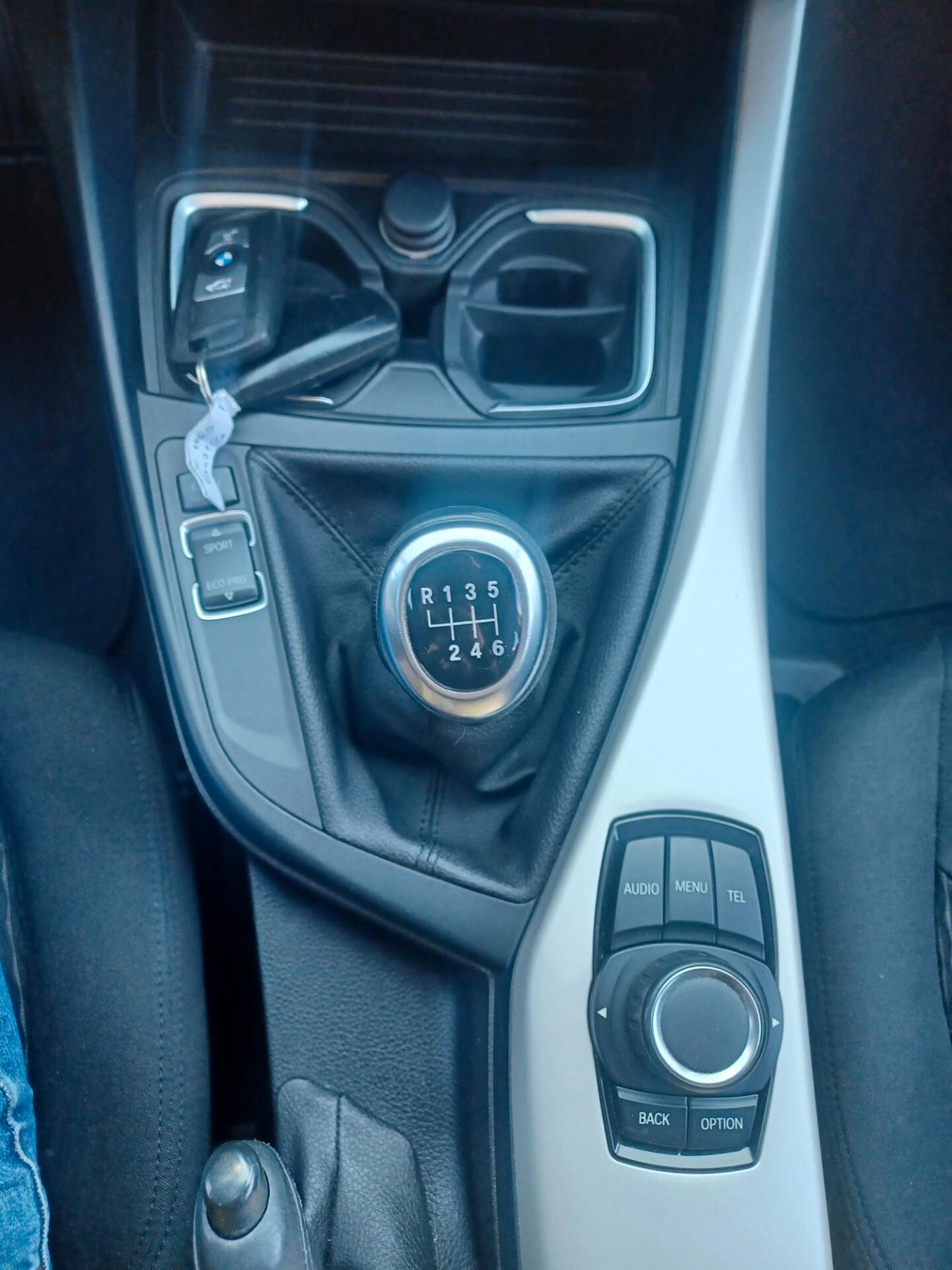 Bmw 116 d Urban LED BIXENO ANNO 2015