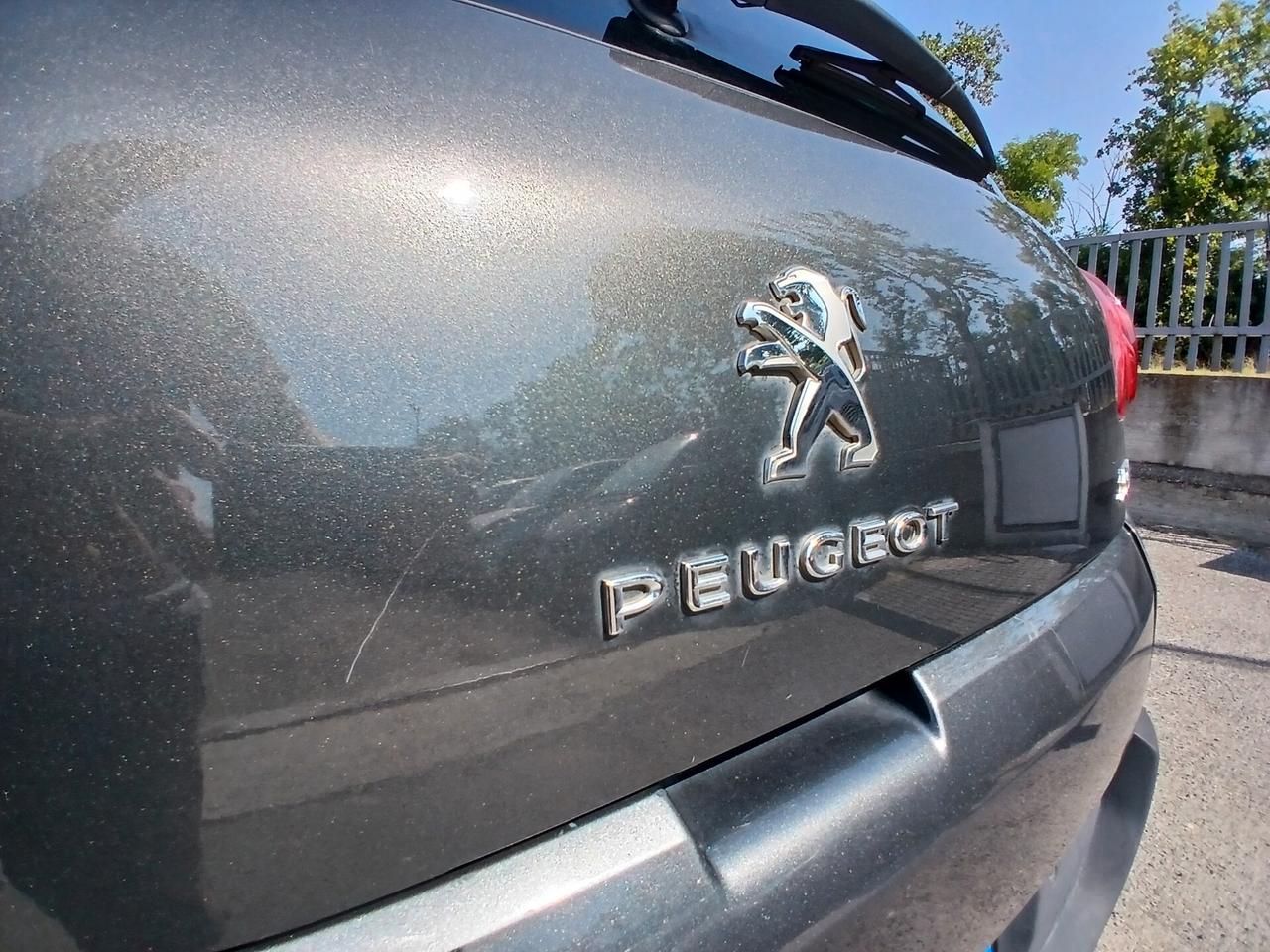 Peugeot 3008 BlueHDi 130 S&S EAT8 Active Pack