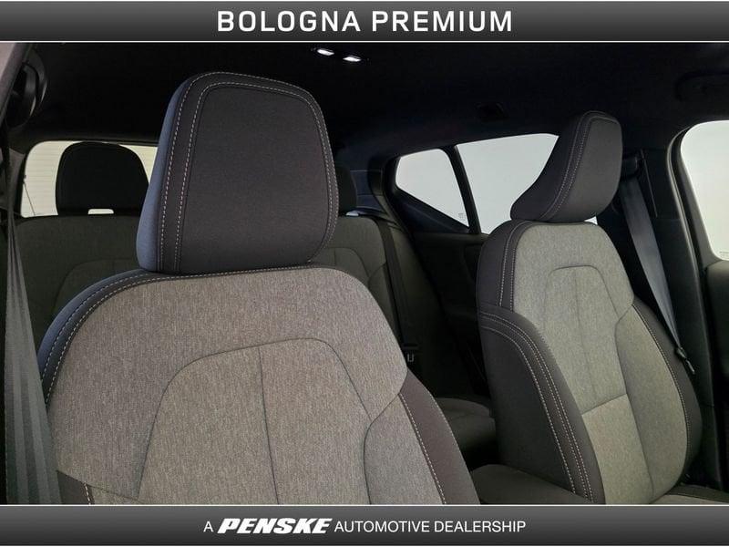 Volvo XC40 B3 automatico Plus Dark
