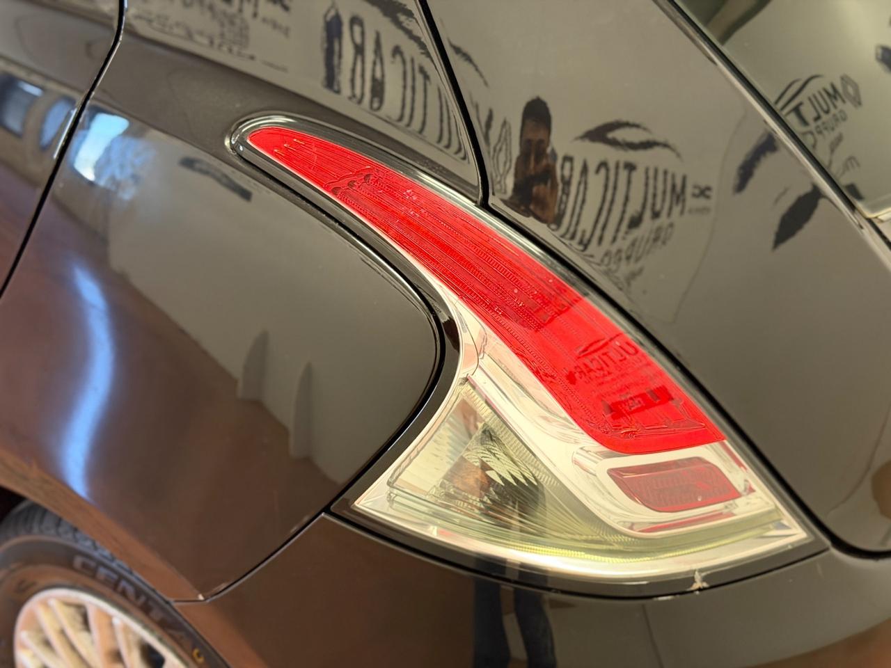 Lancia Ypsilon 1.2 69 CV 5 porte S&S Gold