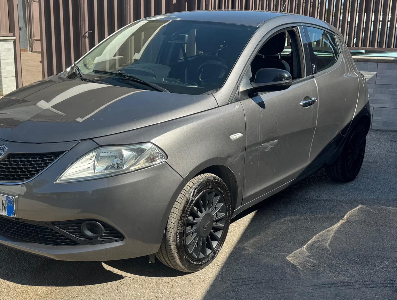 Lancia Ypsilon 1.2 69 CV 5 porte GPL Ecochic Gold