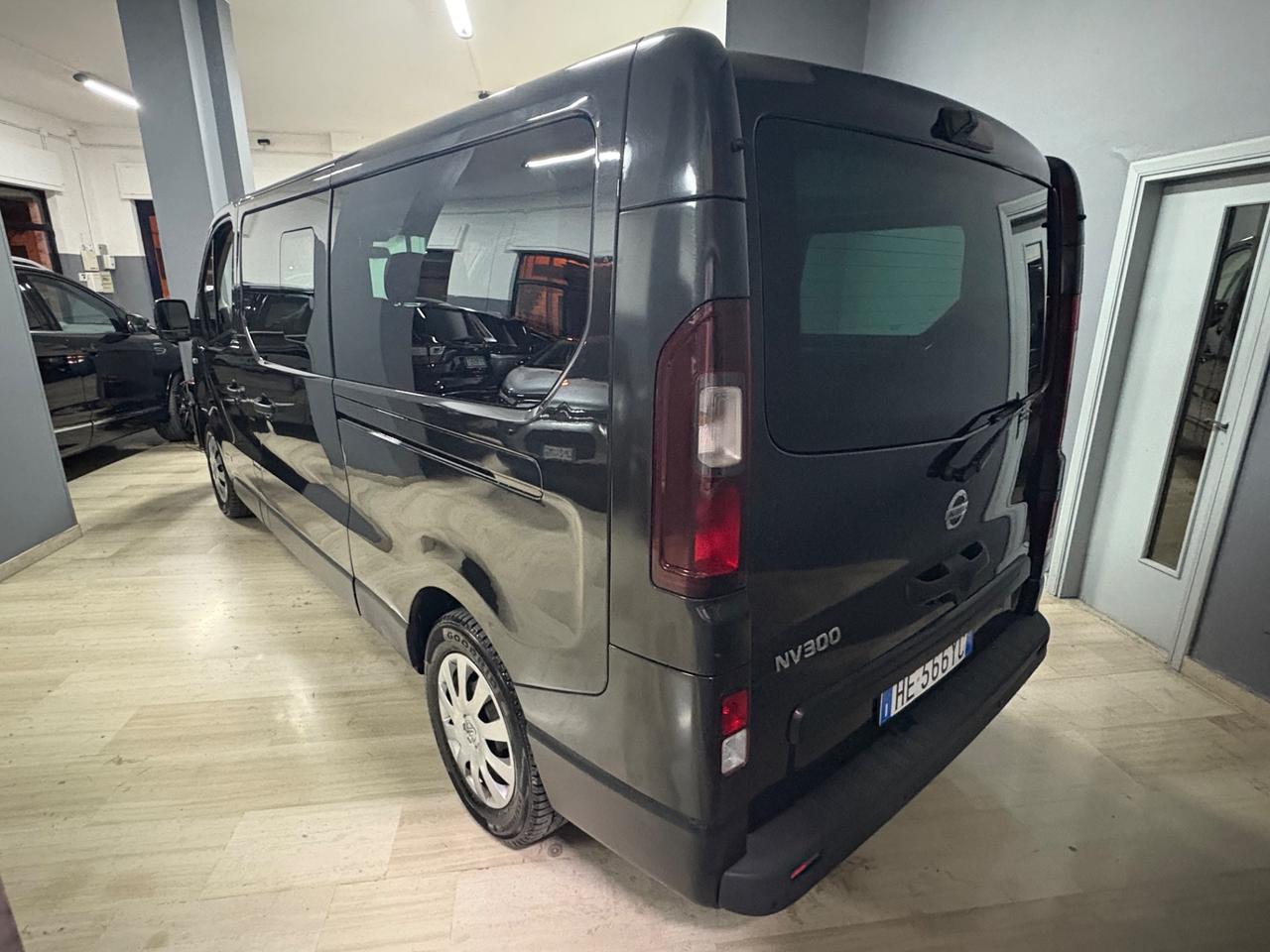 Nissan NV300 29 1.6 dCi 120CV PL-TN Bus M1