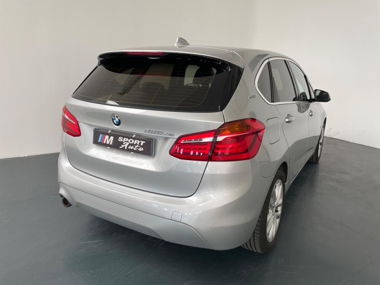 Bmw 225 220i Coupé Luxury aut.