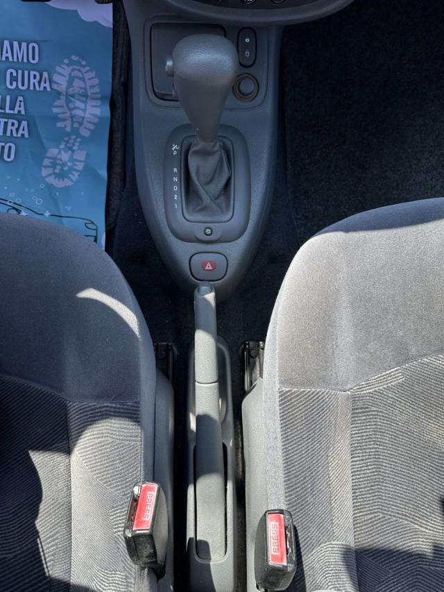 RENAULT Clio 1.4 16V cat 3 porte AUTOMATICA
