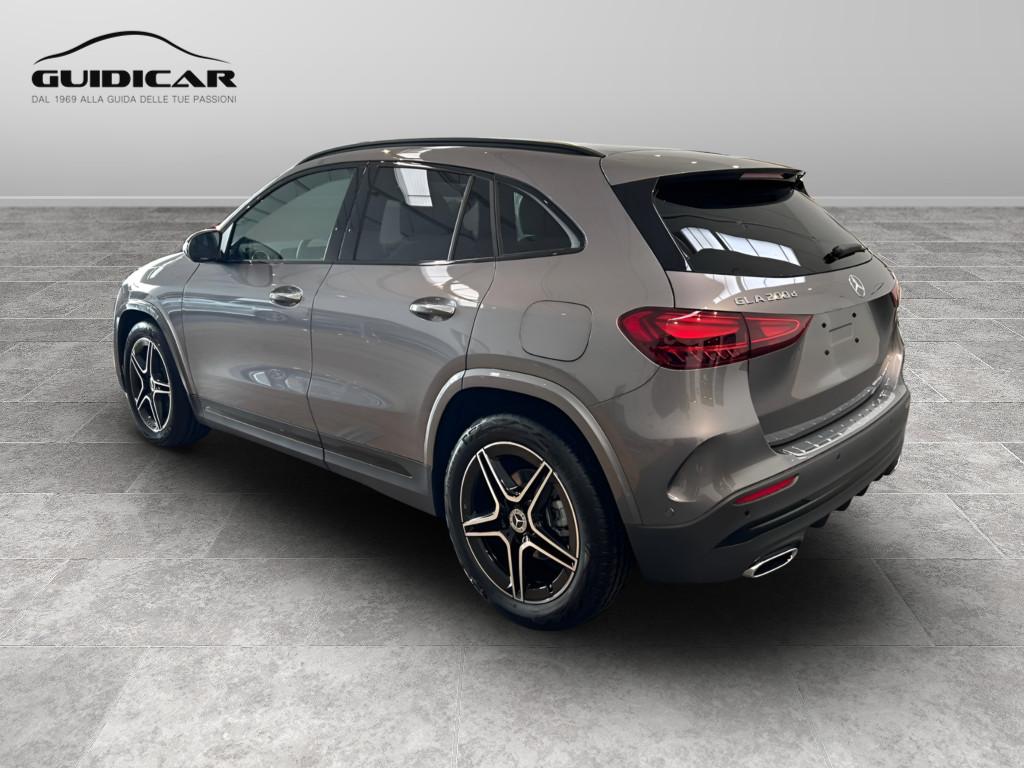 Mercedes-Benz GLA 200 d Automatic 4MATIC