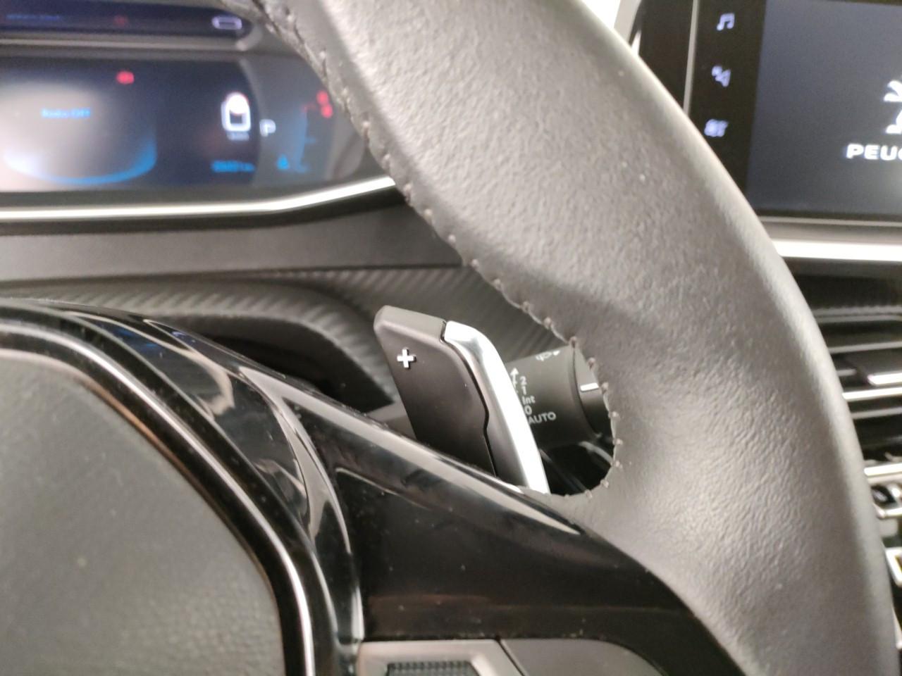 PEUGEOT 2008 1.5 bluehdi Allure Pack 130cv eat8
