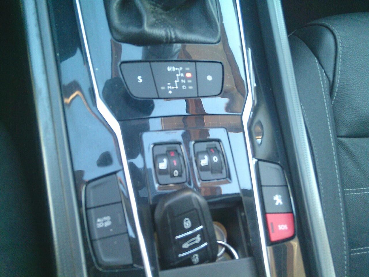 Peugeot 508 BlueHDi 180 EAT6 S&S SW Allure