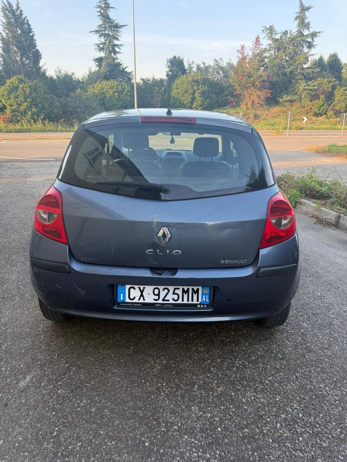 RENAULT CLIO 1.1 BENZINA NEOPATENTATI