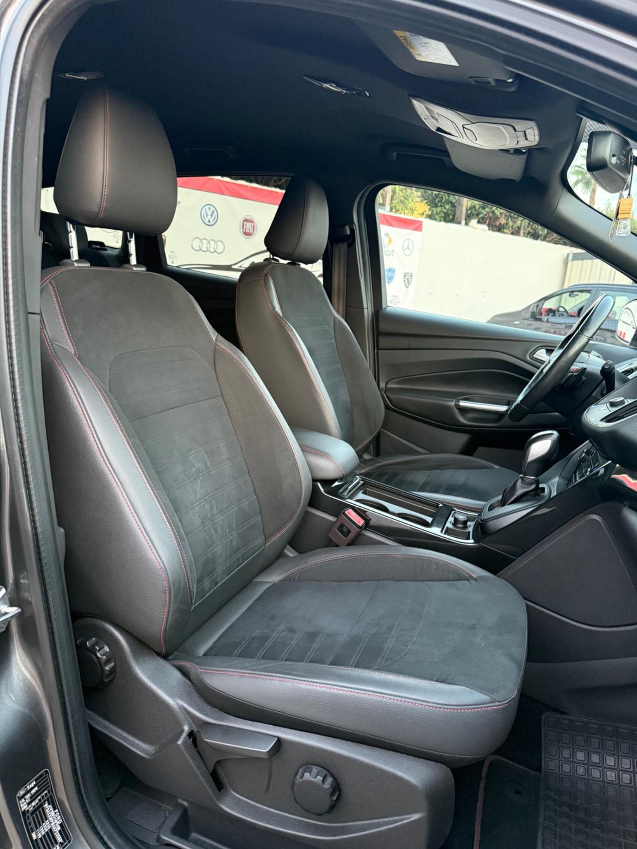 Ford Kuga 2.0 TDCI 150 CV S&S 4WD Powershift ST-Line
