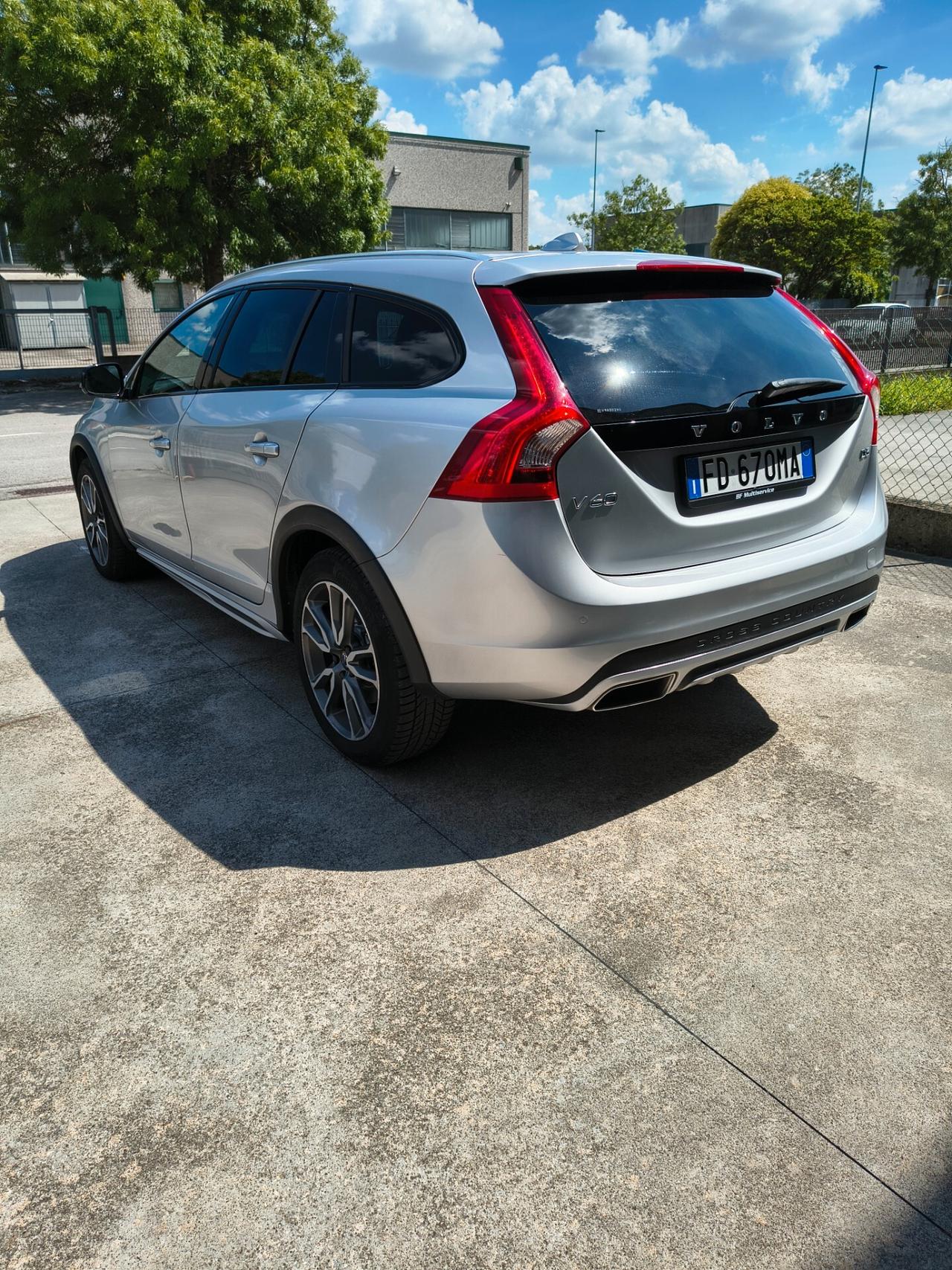 Volvo V60 Cross Country D3 Momentum