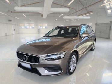 VOLVO V60 B4 D AUTOM. MOMENTUM BUSINESS STATION WAGON