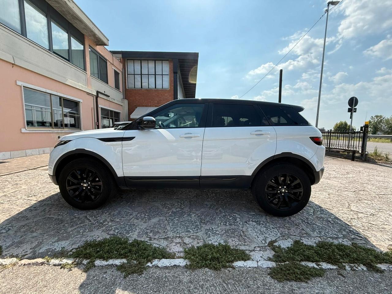 Land Rover Range Evoque 2.0 TD4 150 CV 5p. Pure