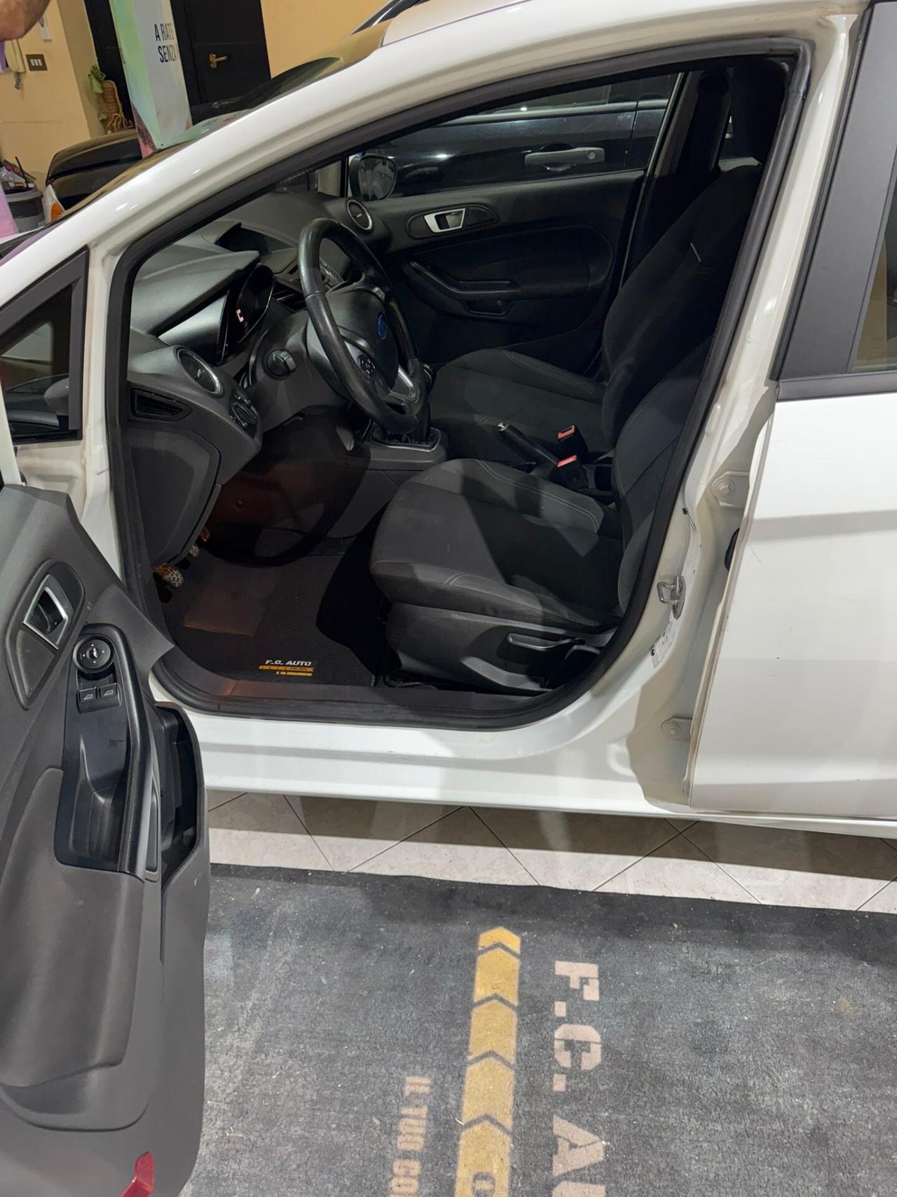 Ford Fiesta 1.5 TDCi 75CV 5 porte Titanium