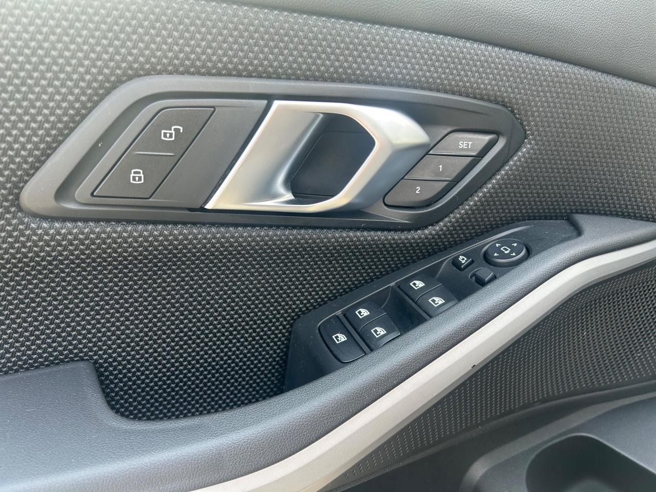 Bmw 318d 48Volt Advantage ibrida diesel