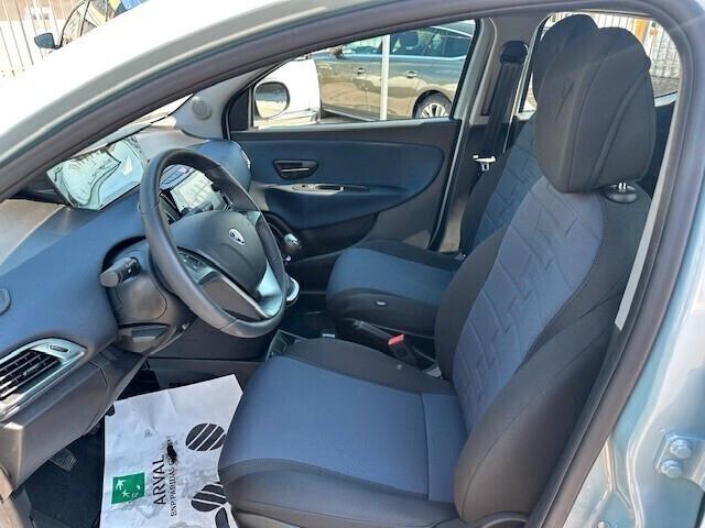 Lancia Ypsilon Hybrid Gold 1.0 FireFly