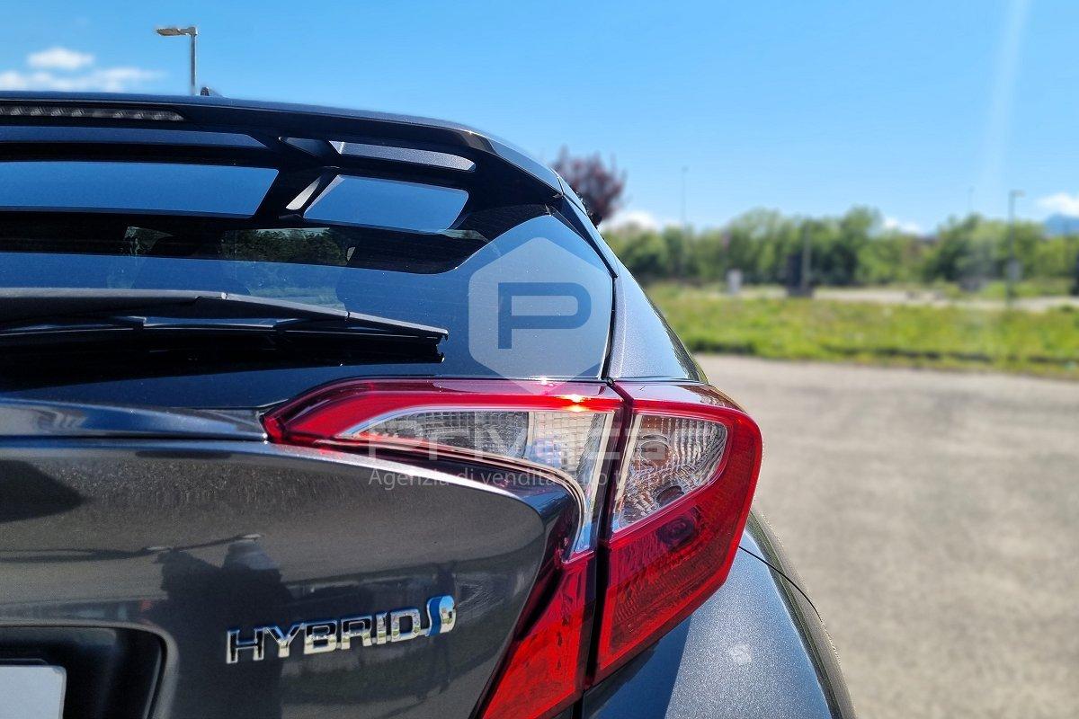 TOYOTA C-HR 1.8 Hybrid E-CVT Lounge