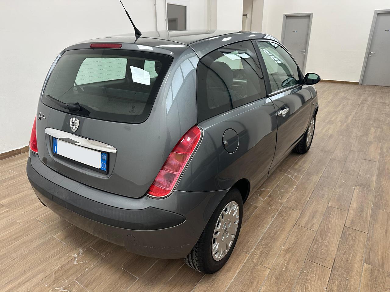 Lancia Ypsilon 1.2 60cv NEOPATENTATI