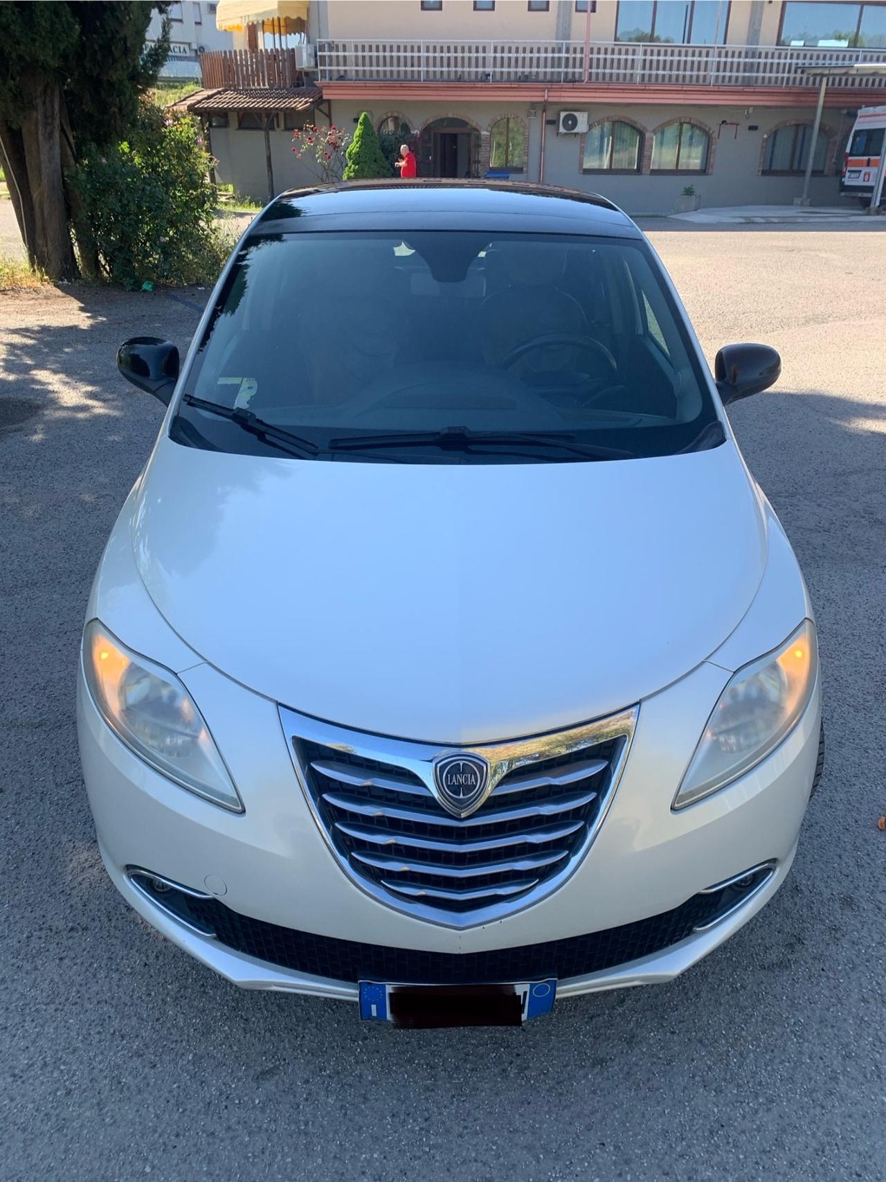 Lancia Ypsilon 1.2 69 CV 5 porte S&S Platinum