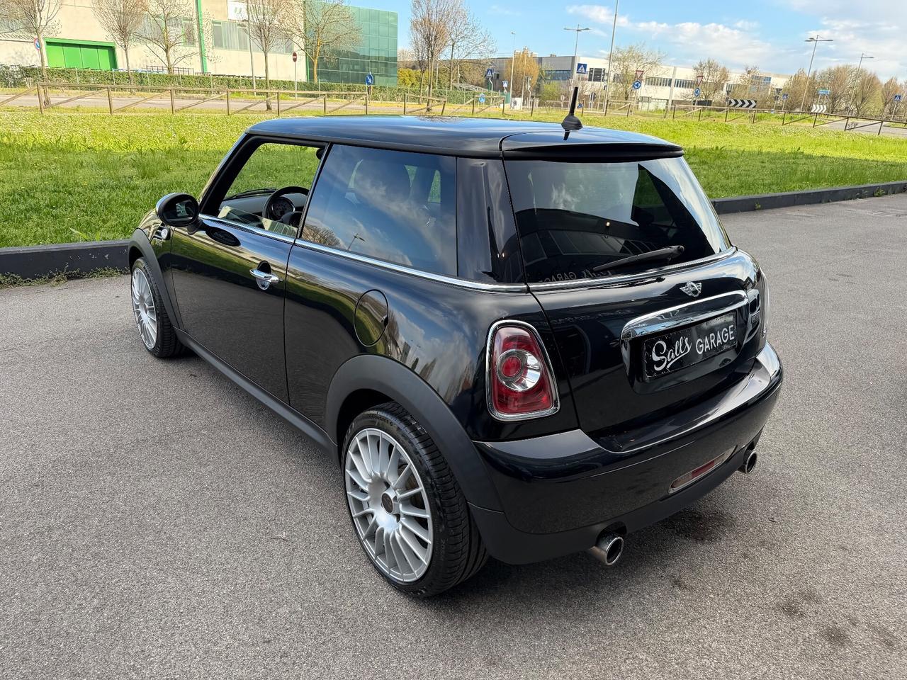 Mini ONE BLACK Neopatentati