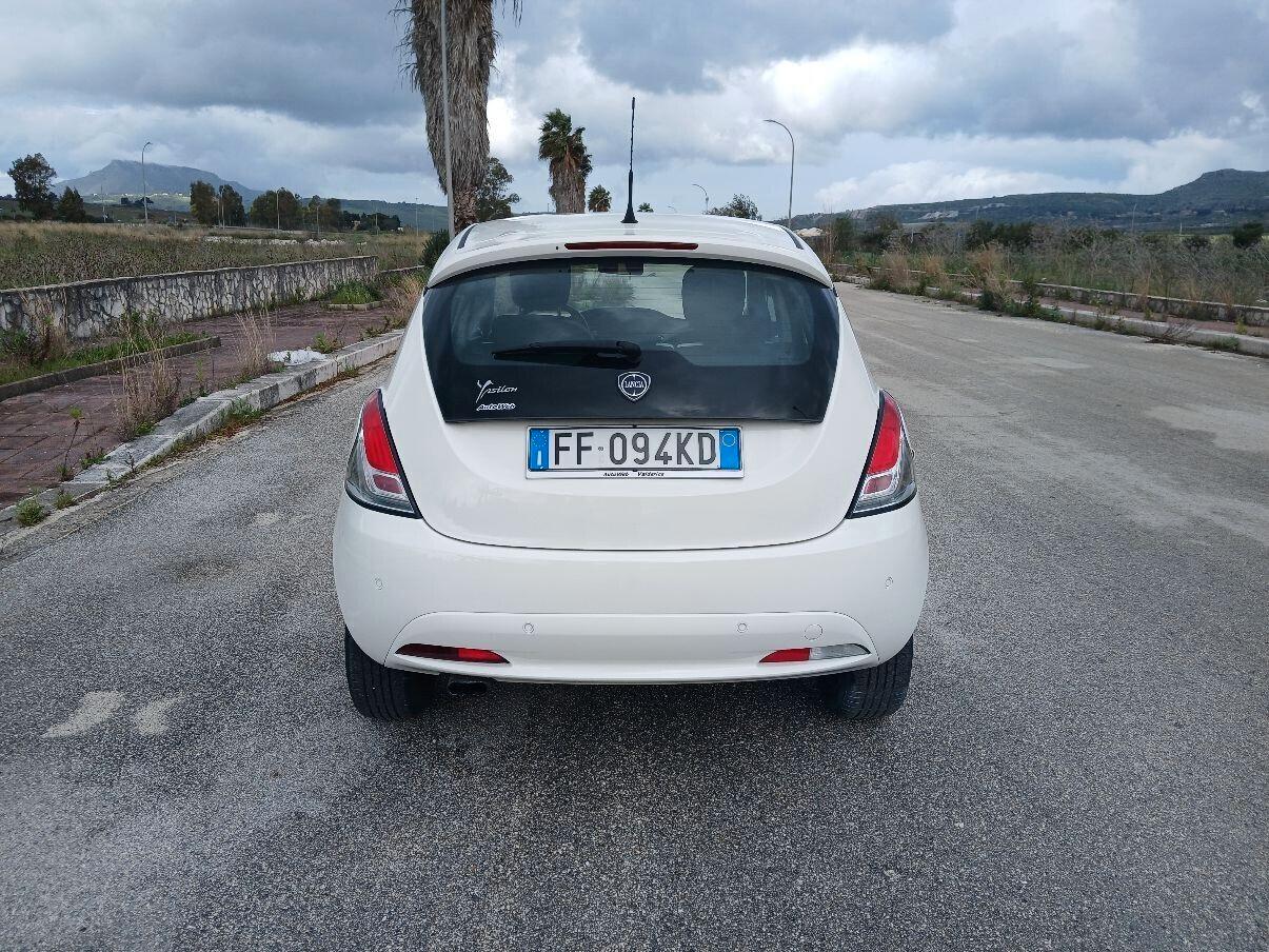 Lancia Ypsilon Gold 5 posti