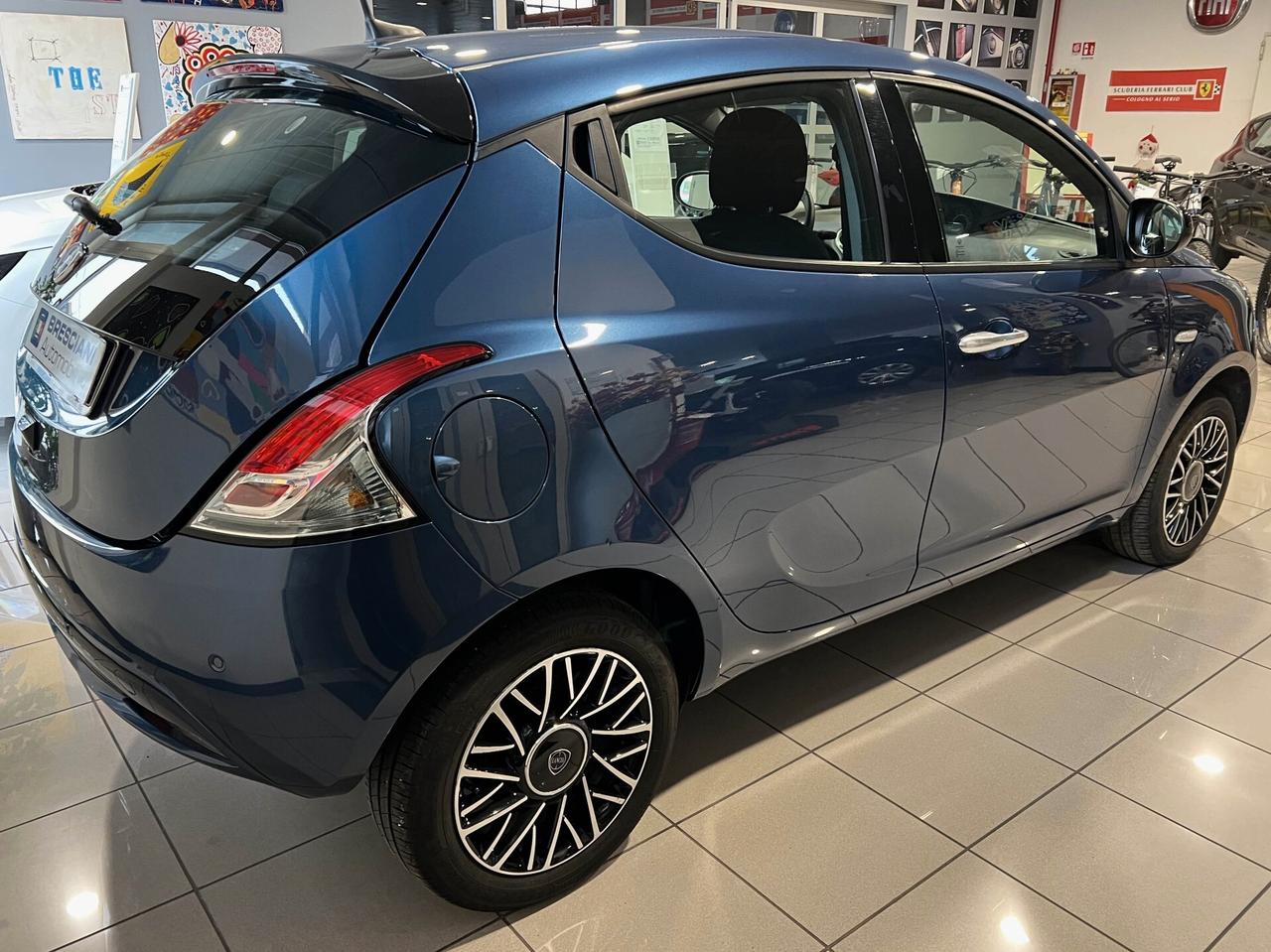 Lancia Ypsilon 1.0 FireFly 5 porte S&S Hybrid Platino