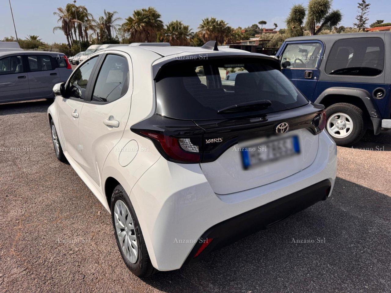 Toyota Yaris 1.5h 115 Icon NEOPATENTATI "PREZZO REALE NON LEGATO A FINANZIARIA"