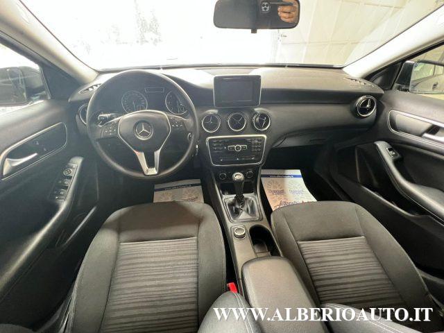 MERCEDES-BENZ A 180 d Premium