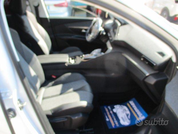 Peugeot 3008 NAVI/PDC/CAMERA/LED/CROMO